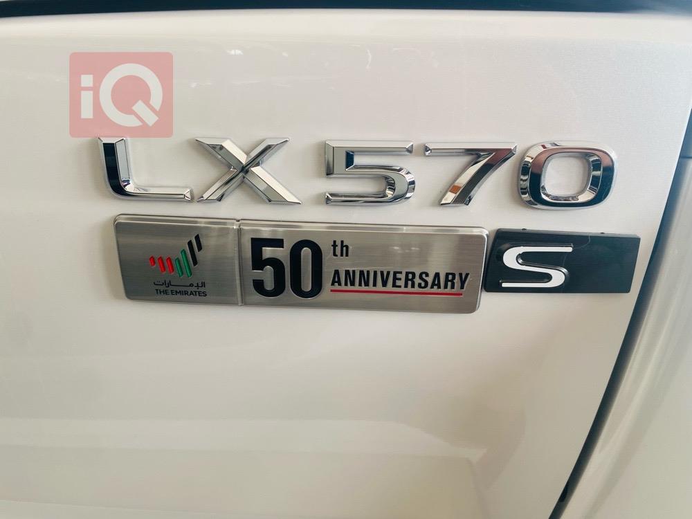 لكزس LX